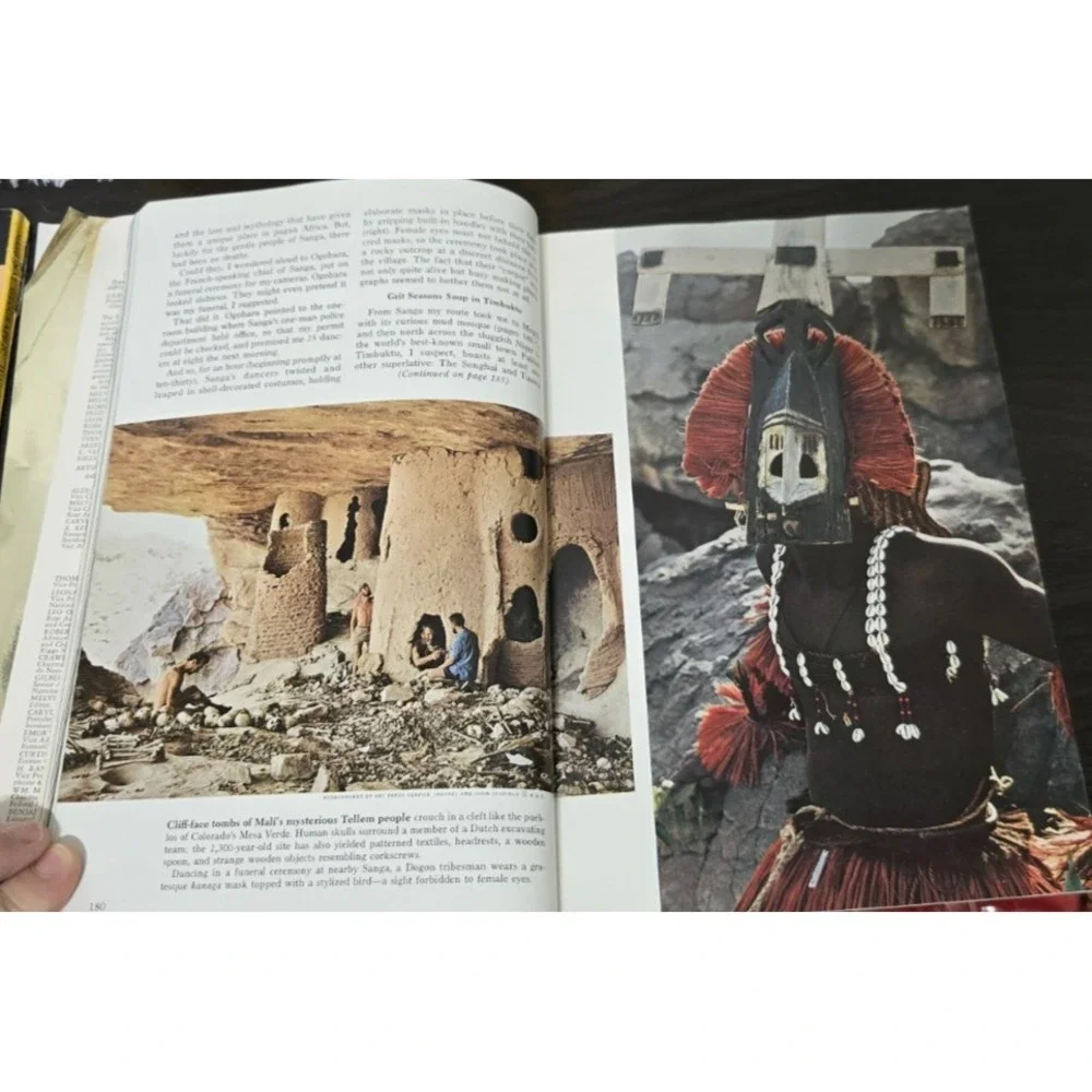 4 National Geographic Magazine‎ December 1988 Holographic August 1966 July 1987